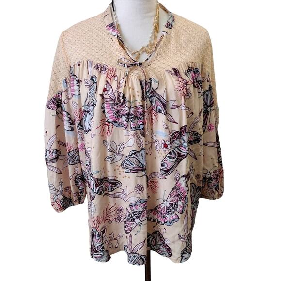 a.n.a. Crotchet Butterfly Print Top Sz Large Creme Blush Flowy Blouse - Picture 1 of 9